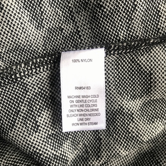 Marc New York Leopard Print Top Size Medium - Picture 9 of 9